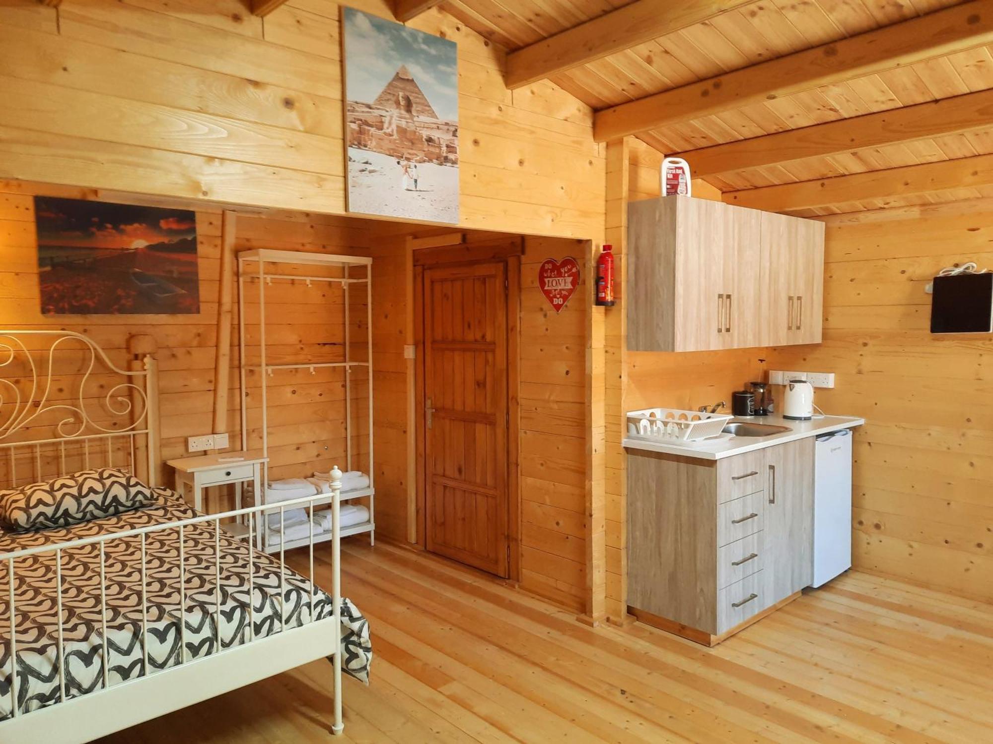 Cyprus Glamping Park Hotel Agios Theodoros Luaran gambar