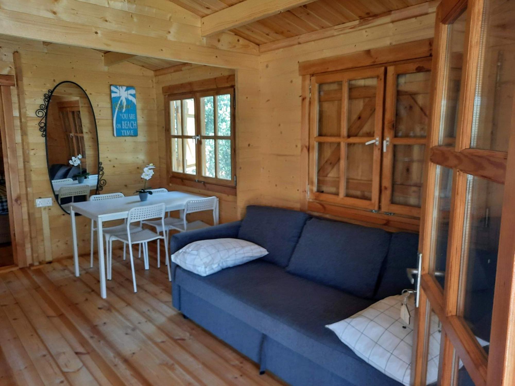 Cyprus Glamping Park Hotel Agios Theodoros Bilik gambar