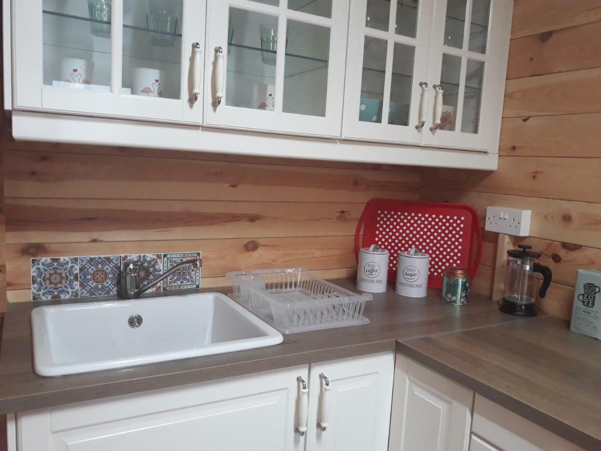 Cyprus Glamping Park Hotel Agios Theodoros Luaran gambar